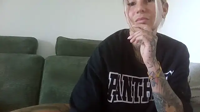 Snapshot of Sierablum chatting on July 3, 2026, 1:06 pm Sierablum online show from July 3, 2026, 1:06 pm