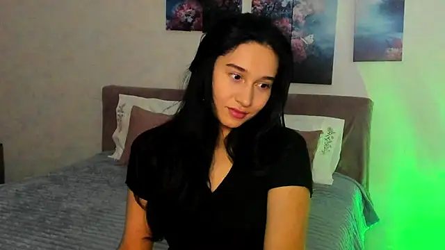Camilla  Noor online show from June 18, 2026, 5:07 pm