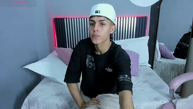 Snapshot of Axel_Mendozaa chatting on July 9, 2026, 7:35 pm Axel Mendozaa online show from July 9, 2026, 7:35 pm