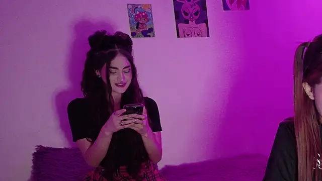 Snapshot of WendyandSienna chatting on July 9, 2026, 3:40 am WendyandSienna online show from July 9, 2026, 3:40 am