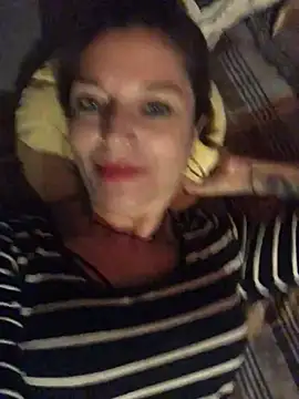 fresasabrosa69 online show from June 22, 2026, 1:44 am
