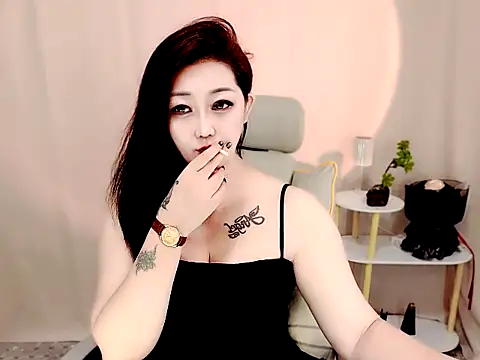 Snapshot of Mimi131499 chatting on July 28, 2026, 11:28 am Mimi131499 online show from July 28, 2026, 11:28 am