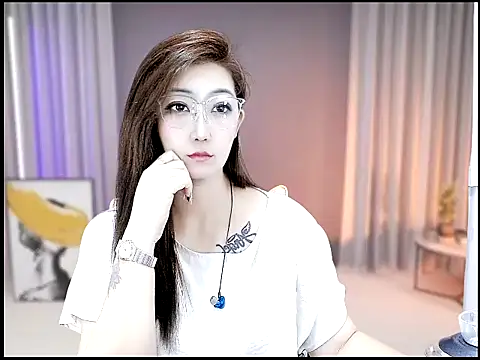 Snapshot of Mimi131499 chatting on June 24, 2026, 9:30 am Mimi131499 online show from June 24, 2026, 9:30 am
