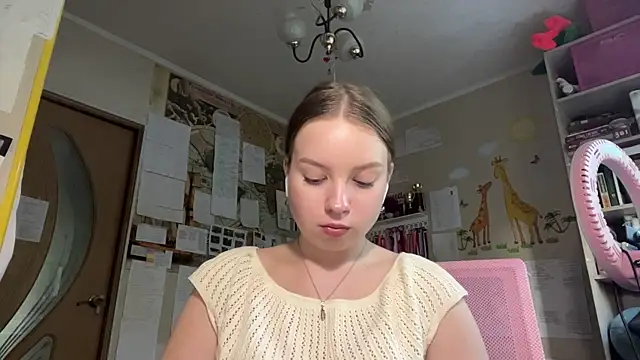 Snapshot of Aileyn chatting on June 23, 2026, 1:20 pm Aileyn online show from June 23, 2026, 1:20 pm