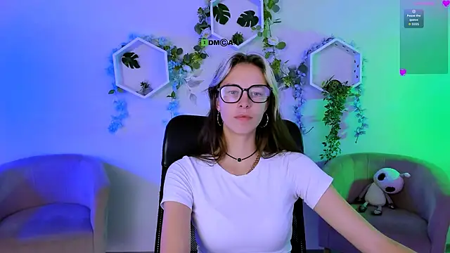 lia dream  online show from July 13, 2026, 8:46 am