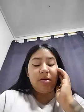 Snapshot of Amber_Herrera chatting on June 19, 2026, 2:39 am Amber Herrera online show from June 19, 2026, 2:39 am