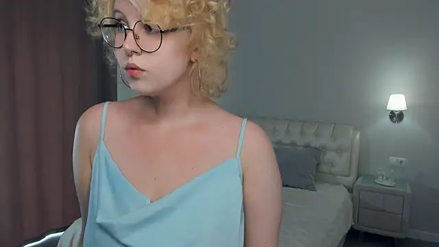 Snapshot of CarmelitaTruiolo chatting on July 13, 2026, 8:02 am CarmelitaTruiolo online show from July 13, 2026, 8:02 am