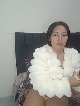 MiaSaen online show from July 5, 2026, 2:38 am