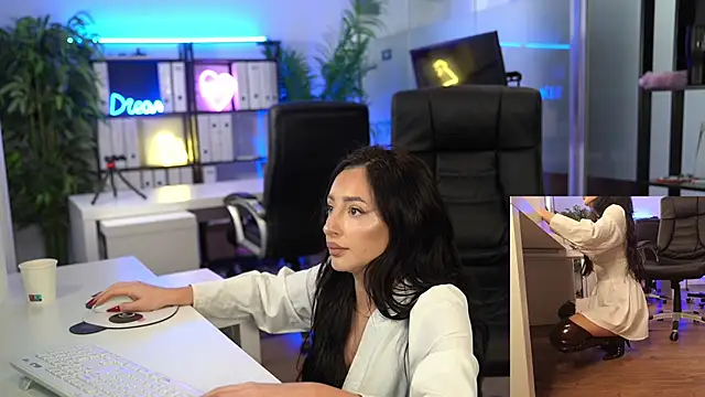 Snapshot of BabesGoWild chatting on February 21, 2026, 5:42 am BabesGoWild online show from February 21, 2026, 5:42 am