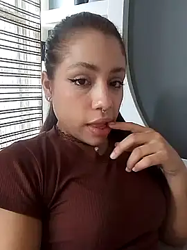 Chloe Belll online show from July 10, 2026, 4:18 pm