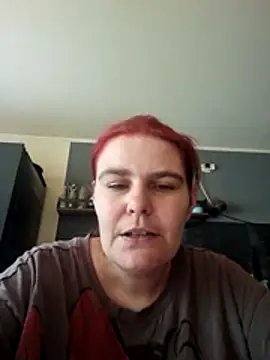 GoldenWifee online show from June 17, 2026, 5:29 am