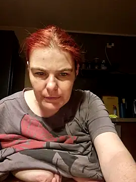 GoldenWifee online show from July 10, 2026, 4:12 am