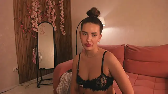 Bella  Kallen online show from July 3, 2026, 9:27 am