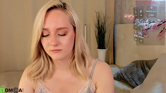 Chloe-Deccer online show from July 27, 2026, 1:56 am