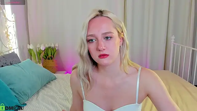 Chloe-Deccer online show from July 16, 2026, 1:02 am