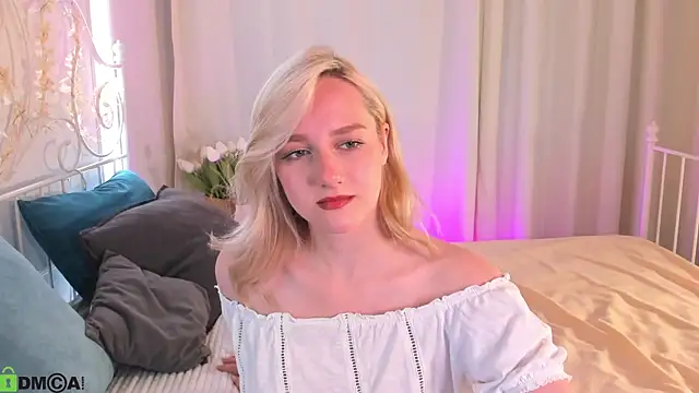Chloe-Deccer online show from July 21, 2026, 1:19 am