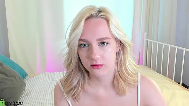 Chloe-Deccer online show from July 6, 2026, 1:01 am