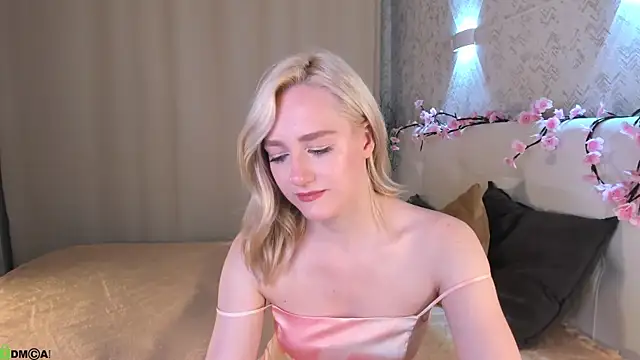 Chloe-Deccer online show from June 25, 2026, 1:25 am