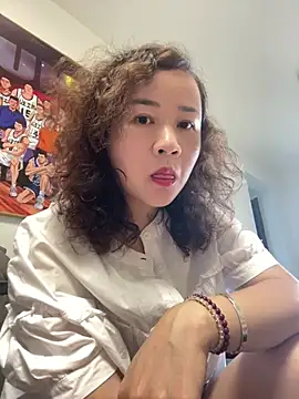 Snapshot of xiaolen- chatting on July 9, 2026, 4:24 am xiaolen- online show from July 9, 2026, 4:24 am