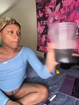 Prettywettkittycc online show from June 27, 2026, 5:52 pm