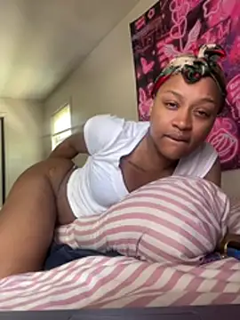 Prettywettkittycc online show from June 10, 2026, 5:03 pm