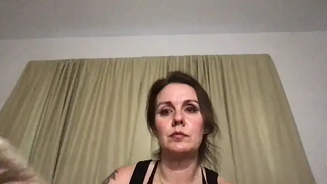 Obscurabrat online show from July 8, 2026, 11:49 pm