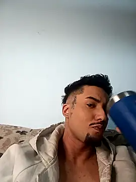 Boytranoroxa online show from June 7, 2026, 3:56 am