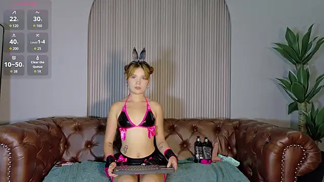 Lilii Peach online show from July 2, 2026, 12:33 am