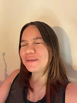Emma Jonas online show from July 16, 2026, 4:59 pm