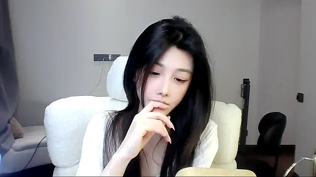 SylvieMaya online show from June 26, 2026, 6:36 pm