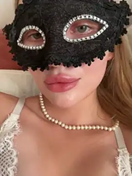 AlexandraMoore03 online show from June 23, 2026, 12:14 pm