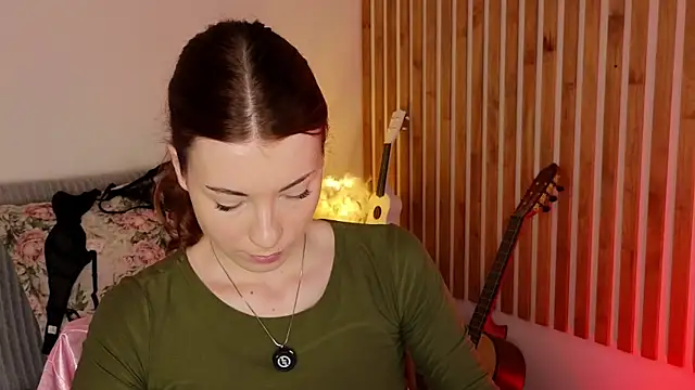 AlisaRussel online show from June 23, 2026, 4:38 pm