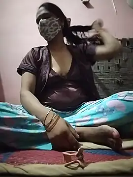 House girl22 online show from July 14, 2026, 4:24 pm