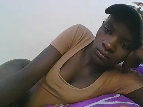 Snapshot of ebonypetite2 chatting on July 9, 2026, 4:24 am ebonypetite2 online show from July 9, 2026, 4:24 am