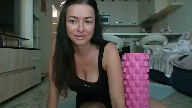 Mia Salamanka online show from July 28, 2026, 3:58 am