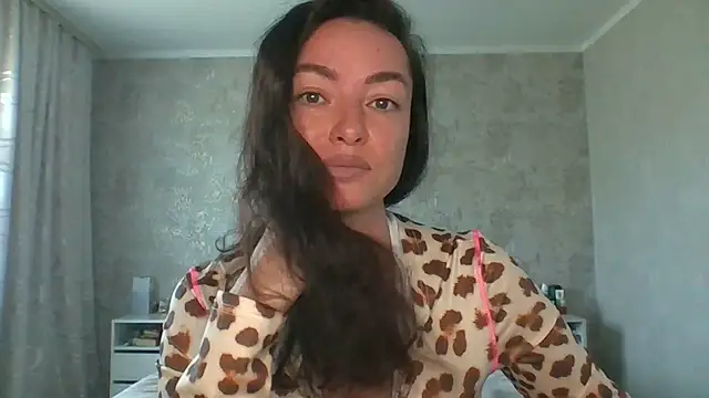 Mia Salamanka online show from June 24, 2026, 2:32 am