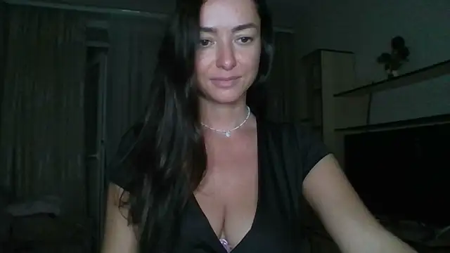 Mia Salamanka online show from July 29, 2026, 3:33 pm
