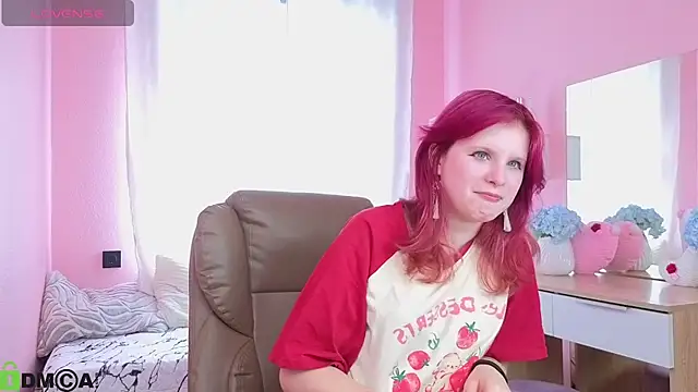 Snapshot of Fox__Cute chatting on June 19, 2026, 3:45 am Fox Cute online show from June 19, 2026, 3:45 am