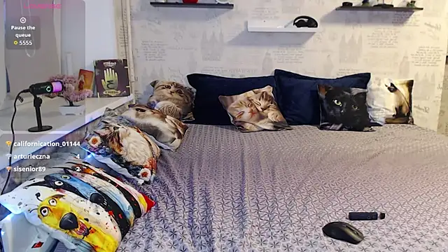 AleksandraJames online show from June 11, 2026, 12:32 am