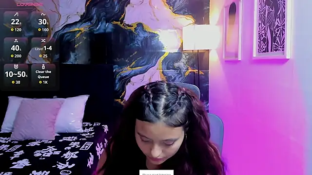 Miss Kloee online show from June 15, 2026, 11:43 am