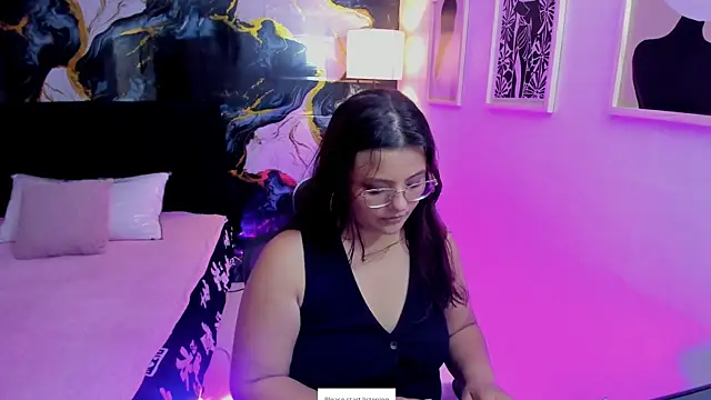 Miss Kloee online show from June 24, 2026, 11:53 am