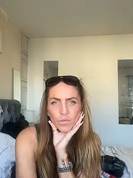 Snapshot of GIJANE88 chatting on June 18, 2026, 6:13 pm GIJANE88 online show from June 18, 2026, 6:13 pm