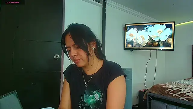TaniaMendoza online show from June 10, 2026, 11:33 am
