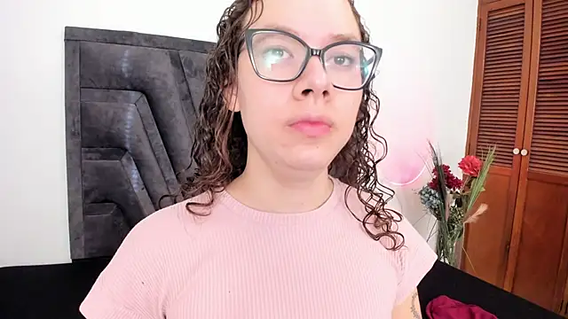 ParisMendez online show from July 12, 2026, 12:17 pm