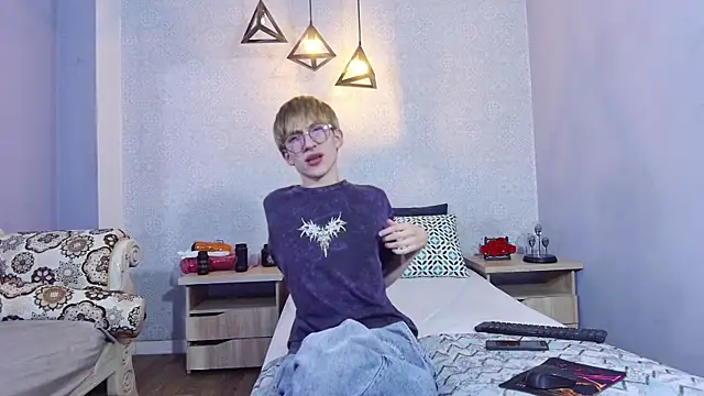 axell stone  online show from June 21, 2026, 1:55 am
