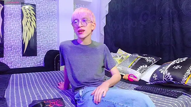 axell stone  online show from July 21, 2026, 9:27 pm