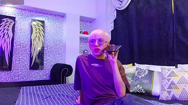 axell stone  online show from July 31, 2026, 9:01 pm