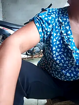 Snapshot of Chin-ni chatting on June 12, 2026, 9:29 am Chin-ni online show from June 12, 2026, 9:29 am