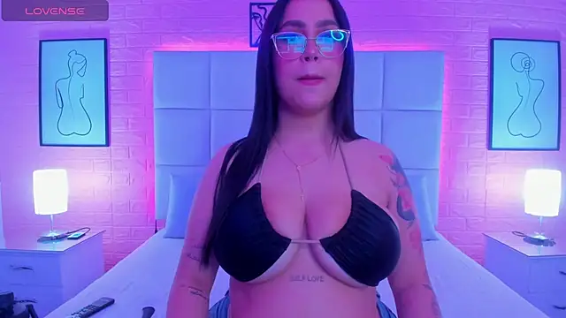 chloe parker  online show from July 7, 2026, 6:47 am