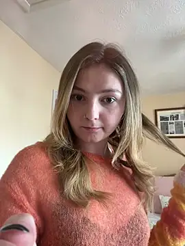 ChloeRaexox online show from June 15, 2026, 3:34 pm